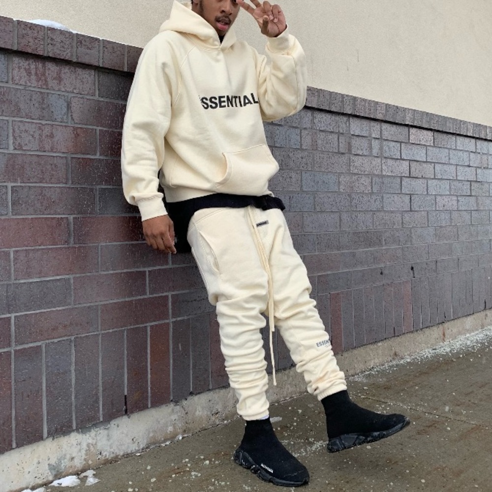 Essentials | Hoodie & Sweatpants Buttercream